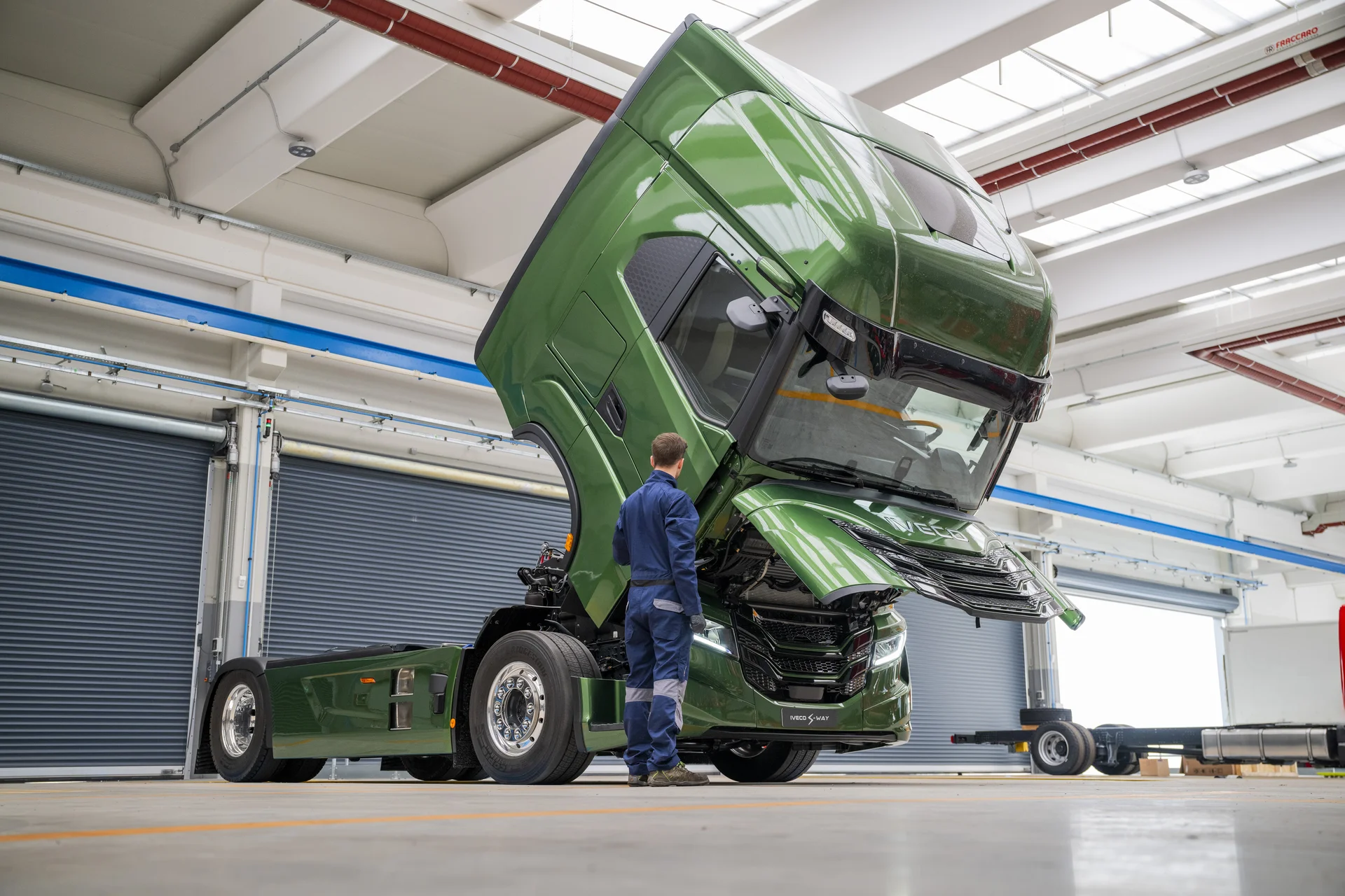 Infrastructura SETS Constanta - Camion Iveco in atelier